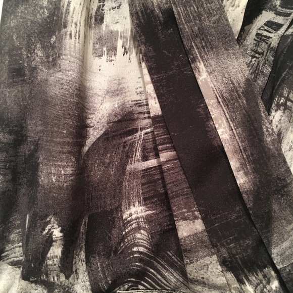 Guess Black & White Abstract Print Tie Waist Romper – Size XS - Picture 5 of 5